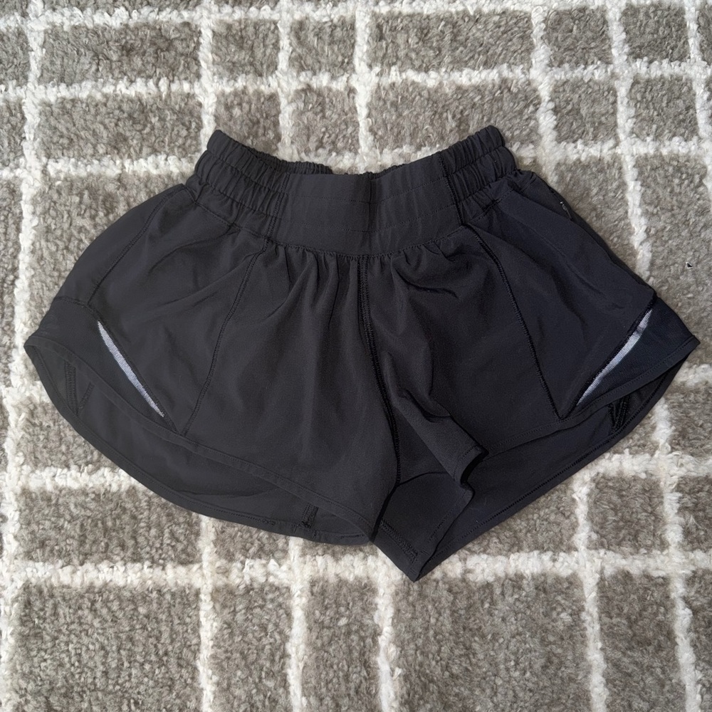lululemon Hotty Hot 2.5” Black Women's Shorts